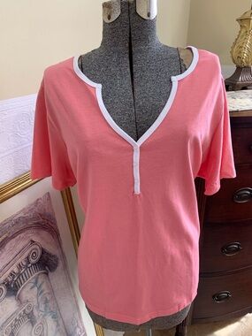 NY Laundry T-shirt Coral Pink White V-neck Trim 100% Cotton Women’s Size 1X.